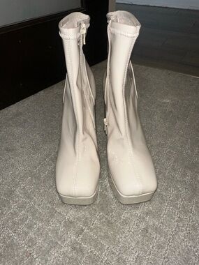 Steve Madden Cream Square-Toe Zip Ankle Boots